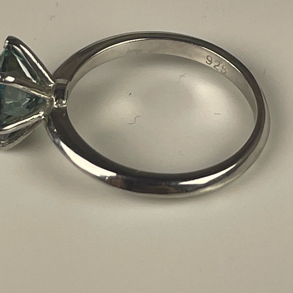 Clearance‼️3ct Green Diamond Ring. Silver 925 - Picture 8 of 11